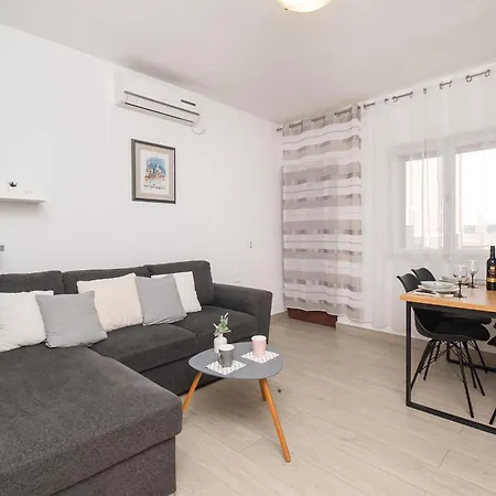 Ivana Appartamento Brodarica (Sibenik-Knin)